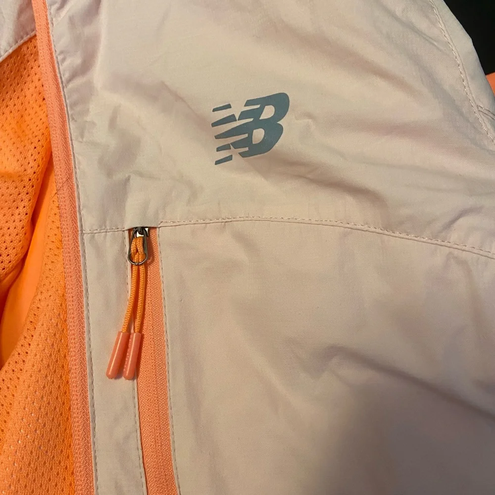 new balance windbreaker - Picture 2 of 5
